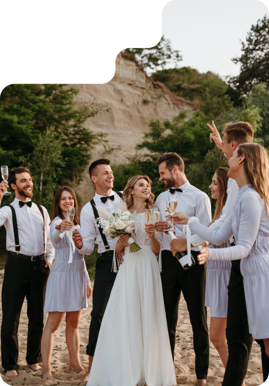 Zadovoljni mladenci koji koriste Wedding Camera